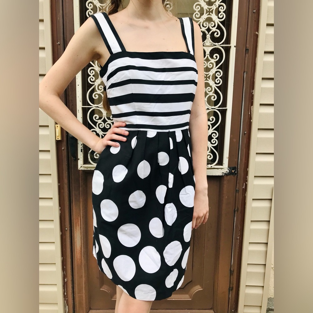 Sandra Darren knee length dress size 8 striped and polka dot
